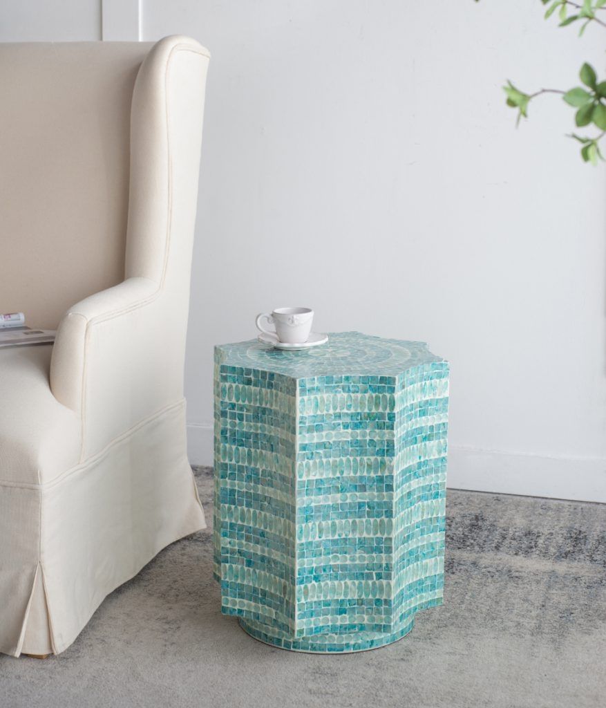 Столик акцентный с отделкой раковинами устриц Glasar 48743