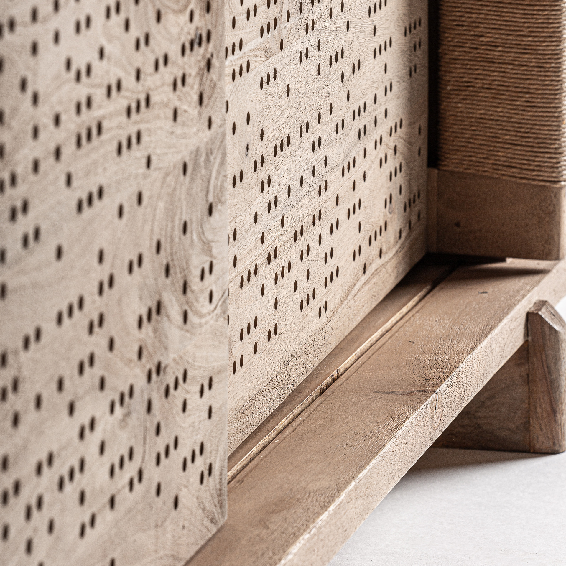 Шкаф JACQUARD Vical