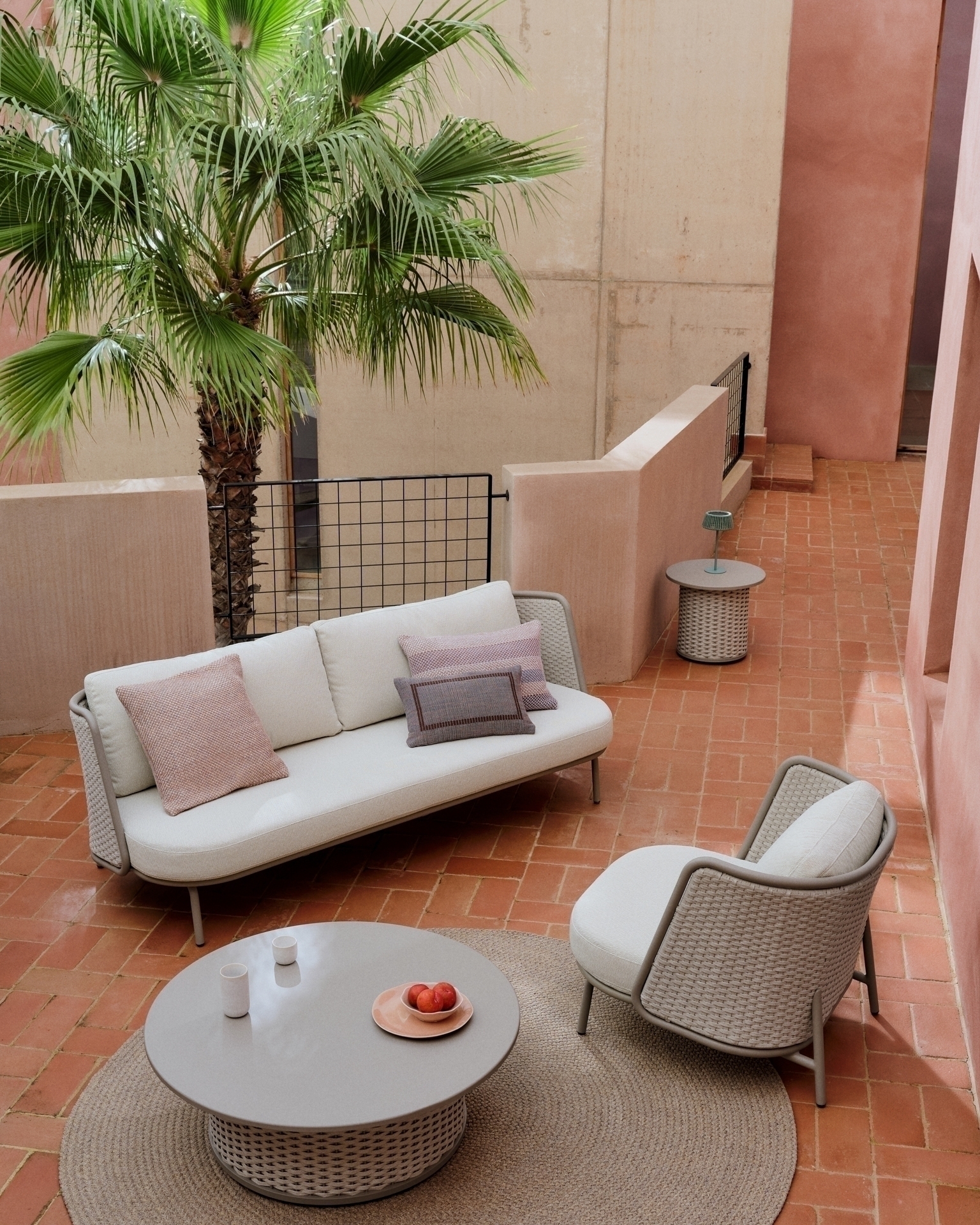 Уличный 3-местный диван Sedalis из алюминия и веревки серого цвета 210 см La Forma 262476