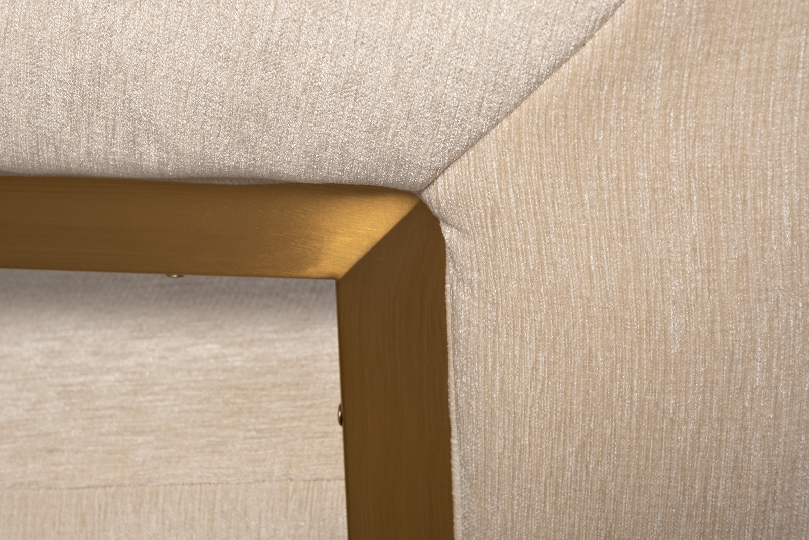 Стул велюровый кремовый/золото Garda Decor GY-08386