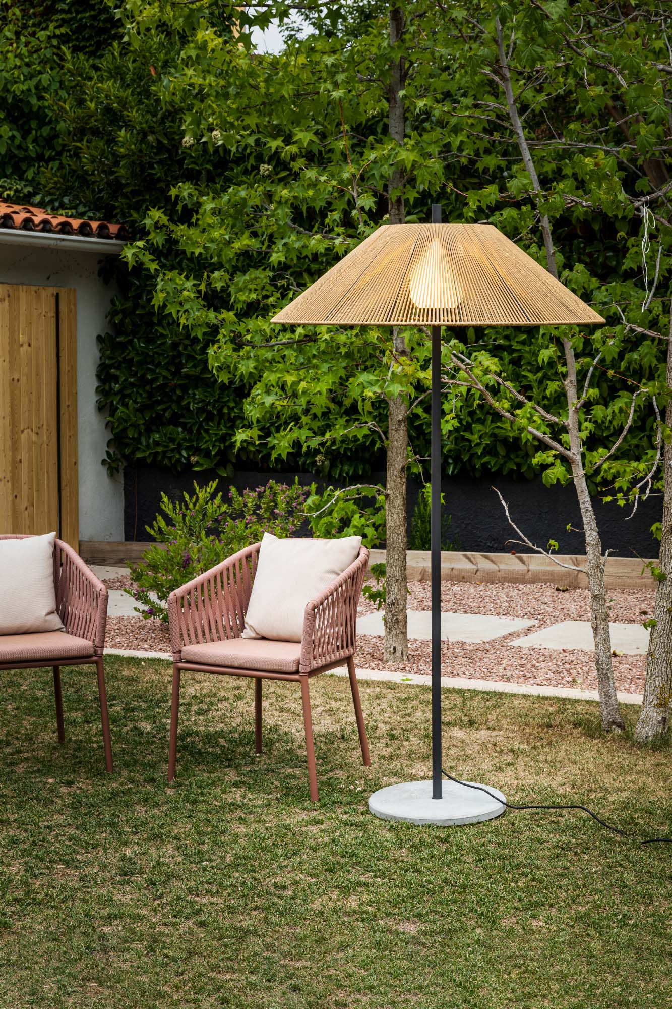 Saigon Уличный торшер цвета охры 2M C100 Faro