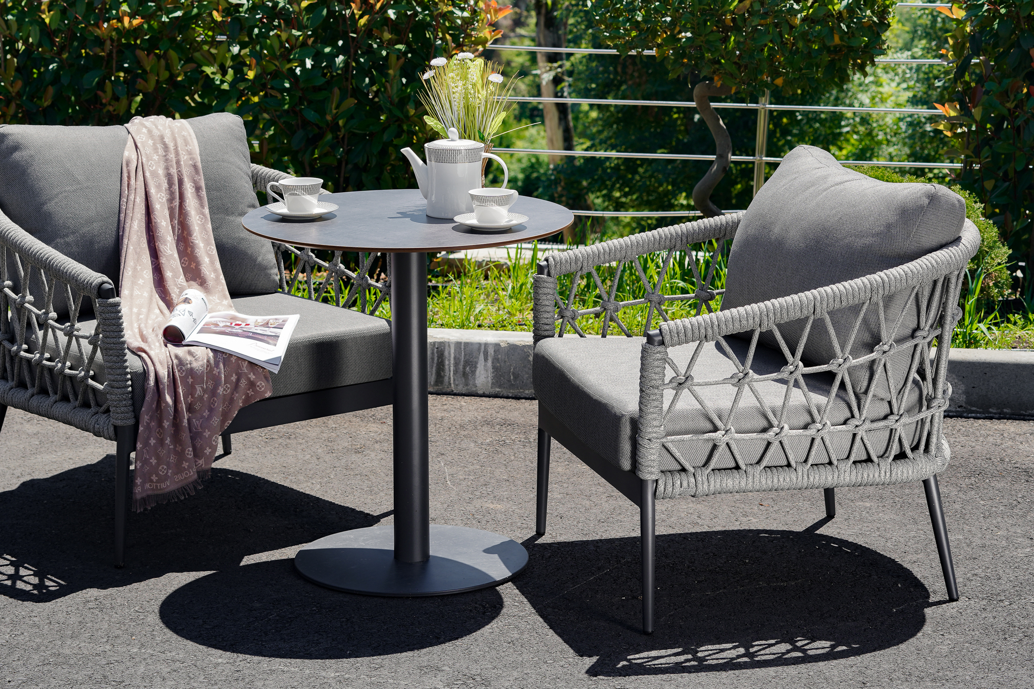 Кресло уличное Муза темно-серое с оплеткой Garda Decor 39AR-A369A-4