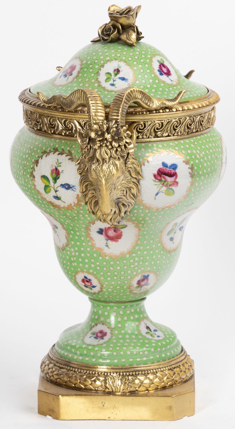 Ваза с крышкой Glasar J589C/HLG0061