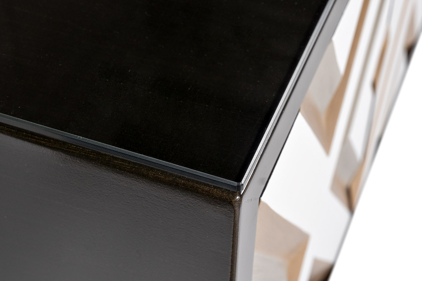 Тумба под телевизор с ромбовидным декором Garda Decor ART-2924-TV