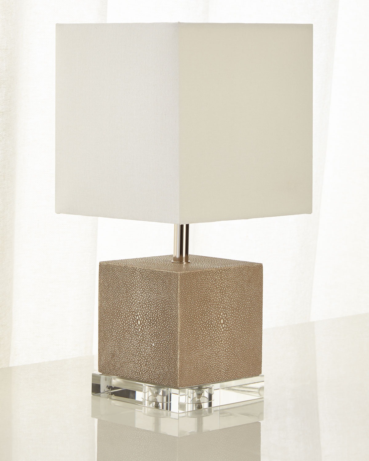 Бежевая мини-лампа Айрин Louvre Home LHLTL100124DPO