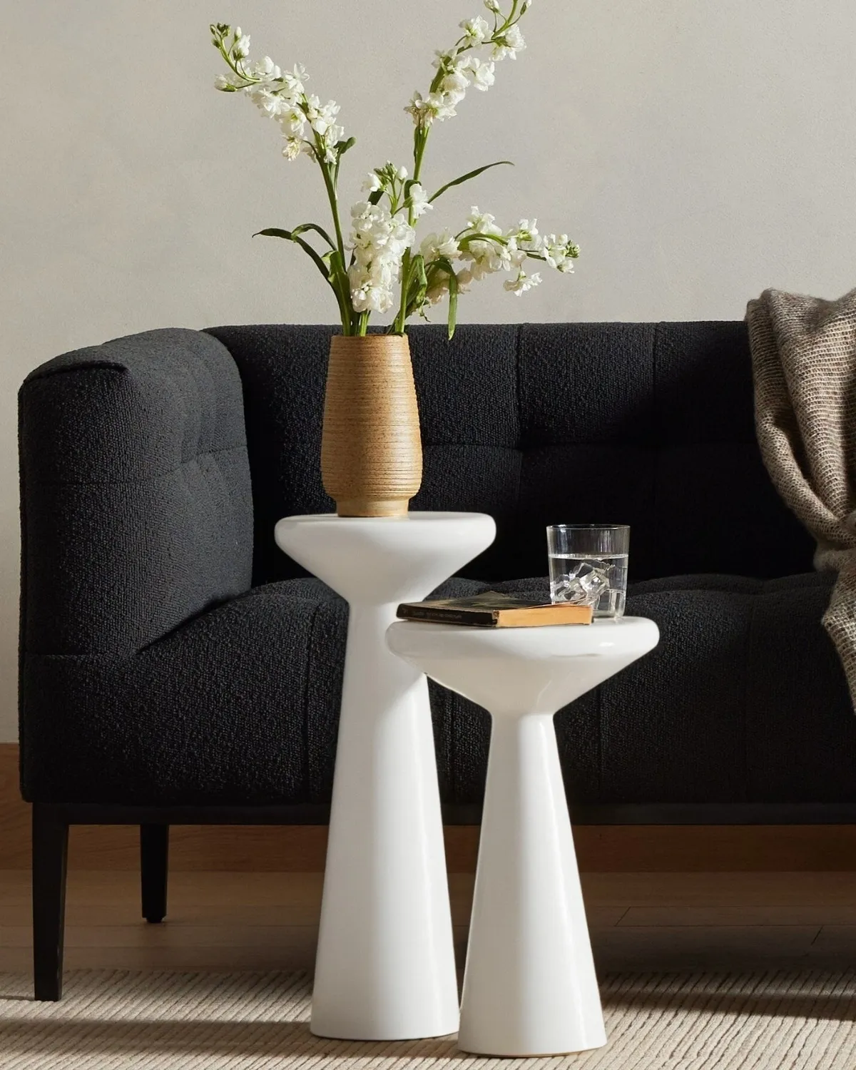 Комплект белых приставных столиков Сомерсет Louvre Home FST210924RJ