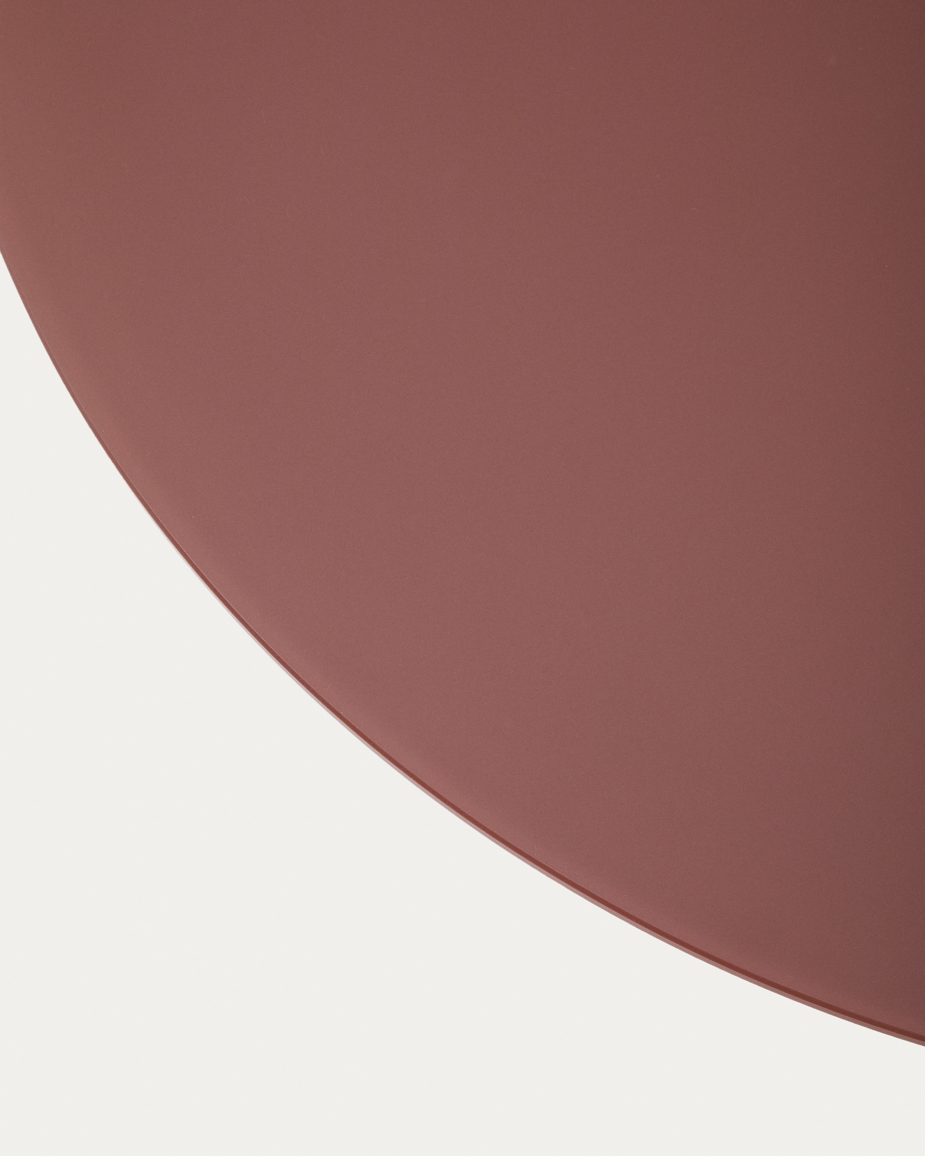 Журнальный столик Wilshire из стекла и стали терракотовый Ø80cm La Forma 253563