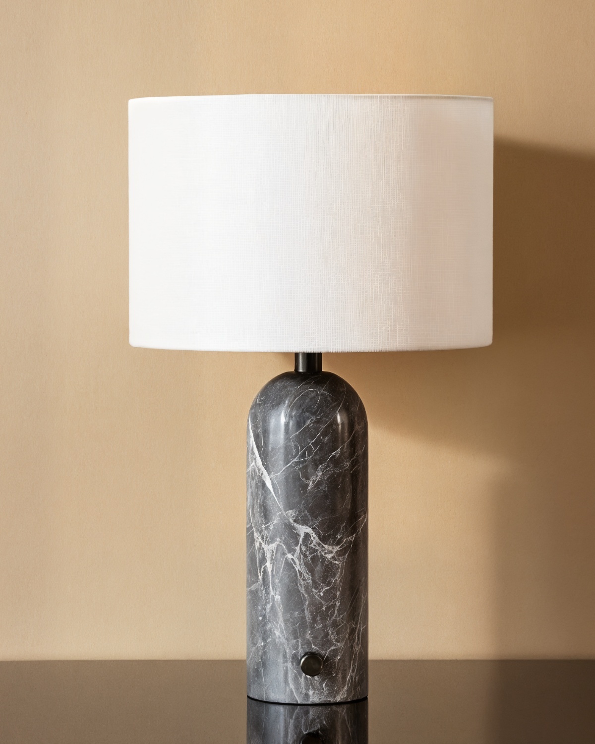 Настольная лампа Эдвин из серого мрамора с белым абажуром Louvre Home LTL118830MGI