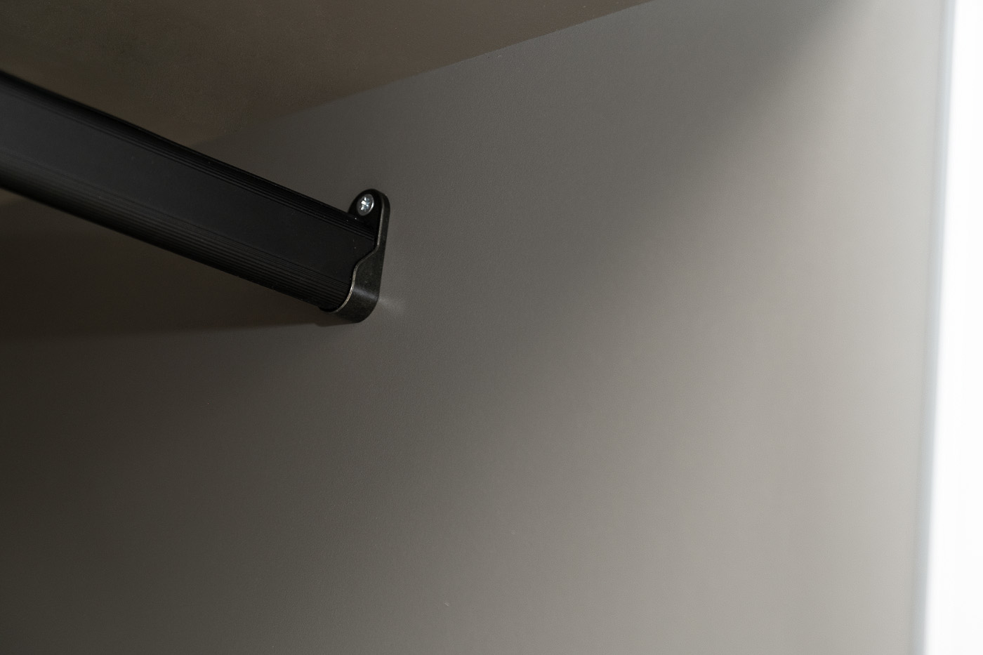 Шкаф двудверный с выдвижными ящиками цвет серый кобальт Garda Decor GD-10012-6(риф) Шкаф двудверный с выдвижными ящиками цвет серый кобальт Garda Decor GD-10012-6(риф)