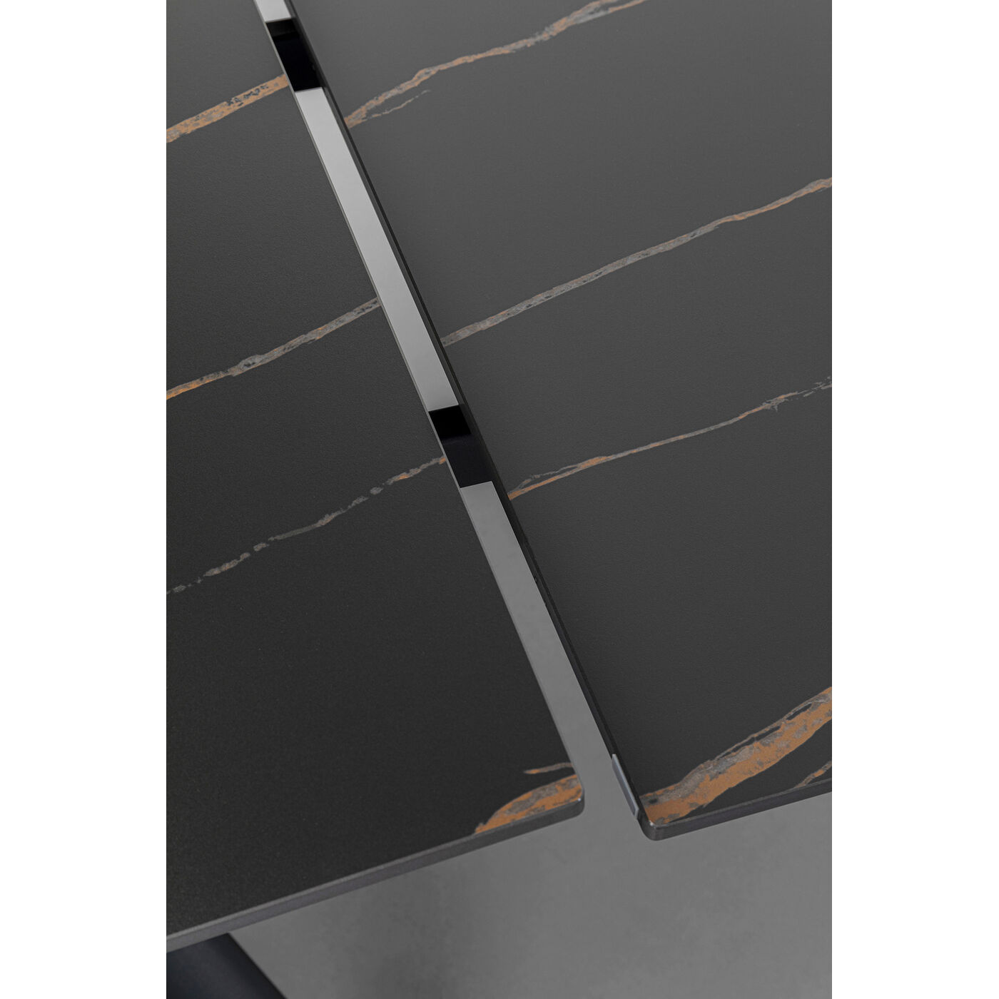 Стол обеденный раздвижной Xenia Black 140(30+30)x80 см KARE 87708