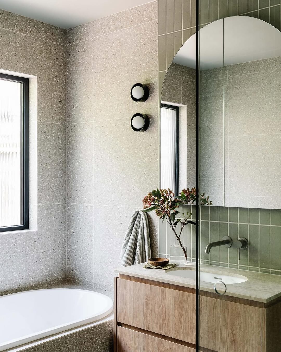 Черное бра Тарлоу Louvre Home LHLSC440324SWL