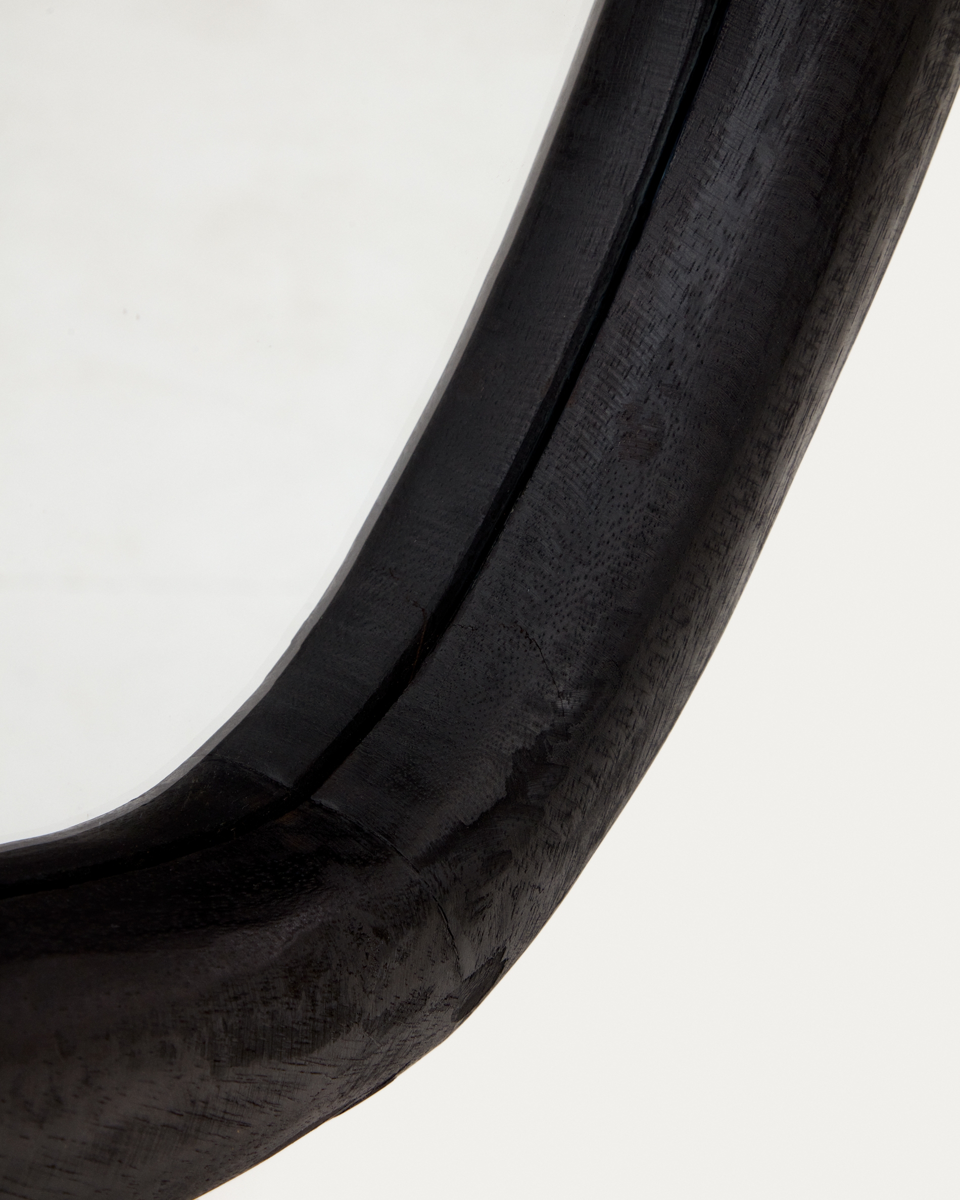 Magrit Зеркало в раме из массива мунгура с черной отделкой Ø 60 x 110 см La Forma (ex Julia Grup)