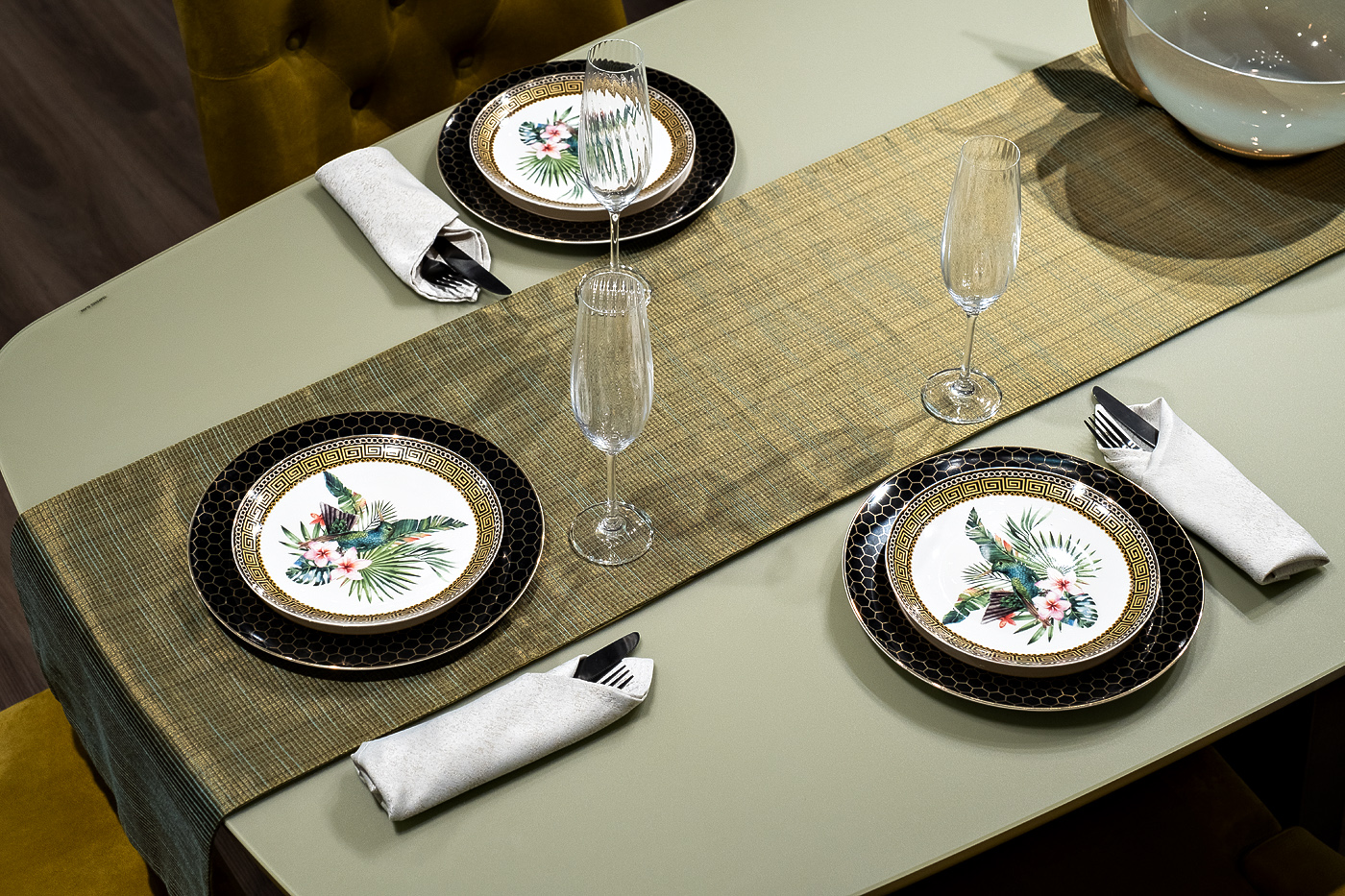 Текстильная дорожка для стола Нефрит зеленая Garda Decor 70SW-18101