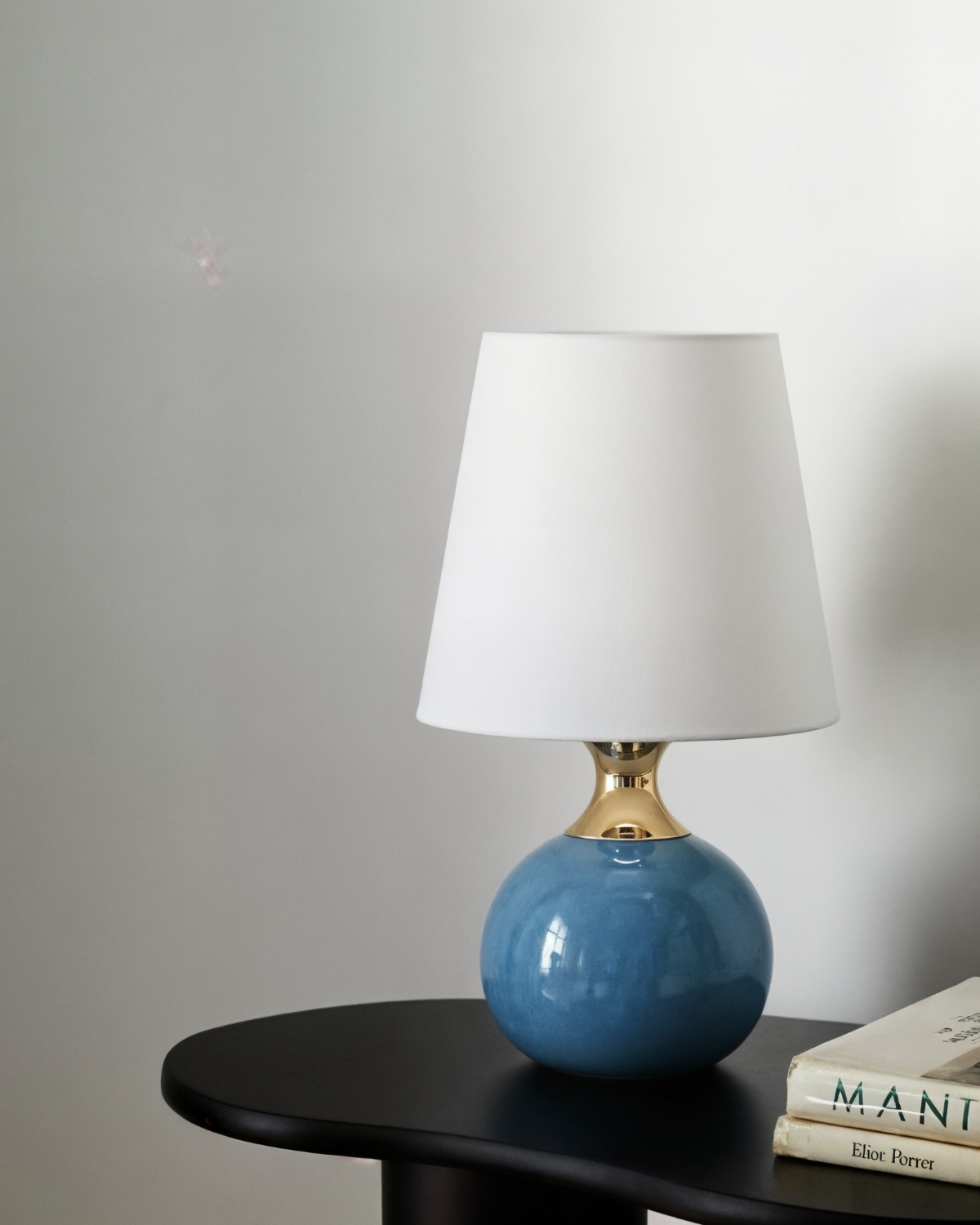 Настольная лампа Бенсон с синим керамическим основанием Louvre Home LTL297763MGI