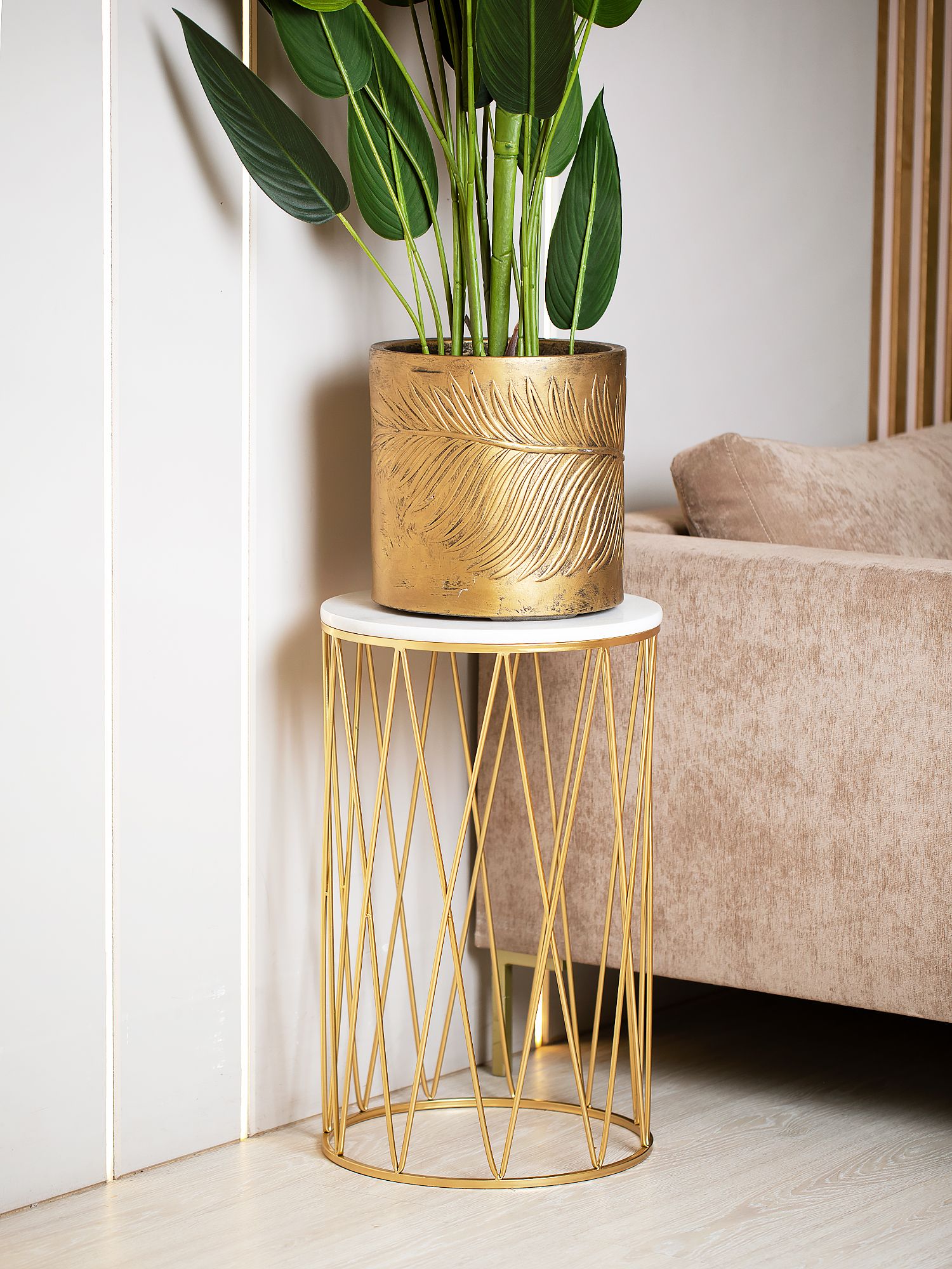 Столик интерьерный с белым мрамором Glasar 54-152