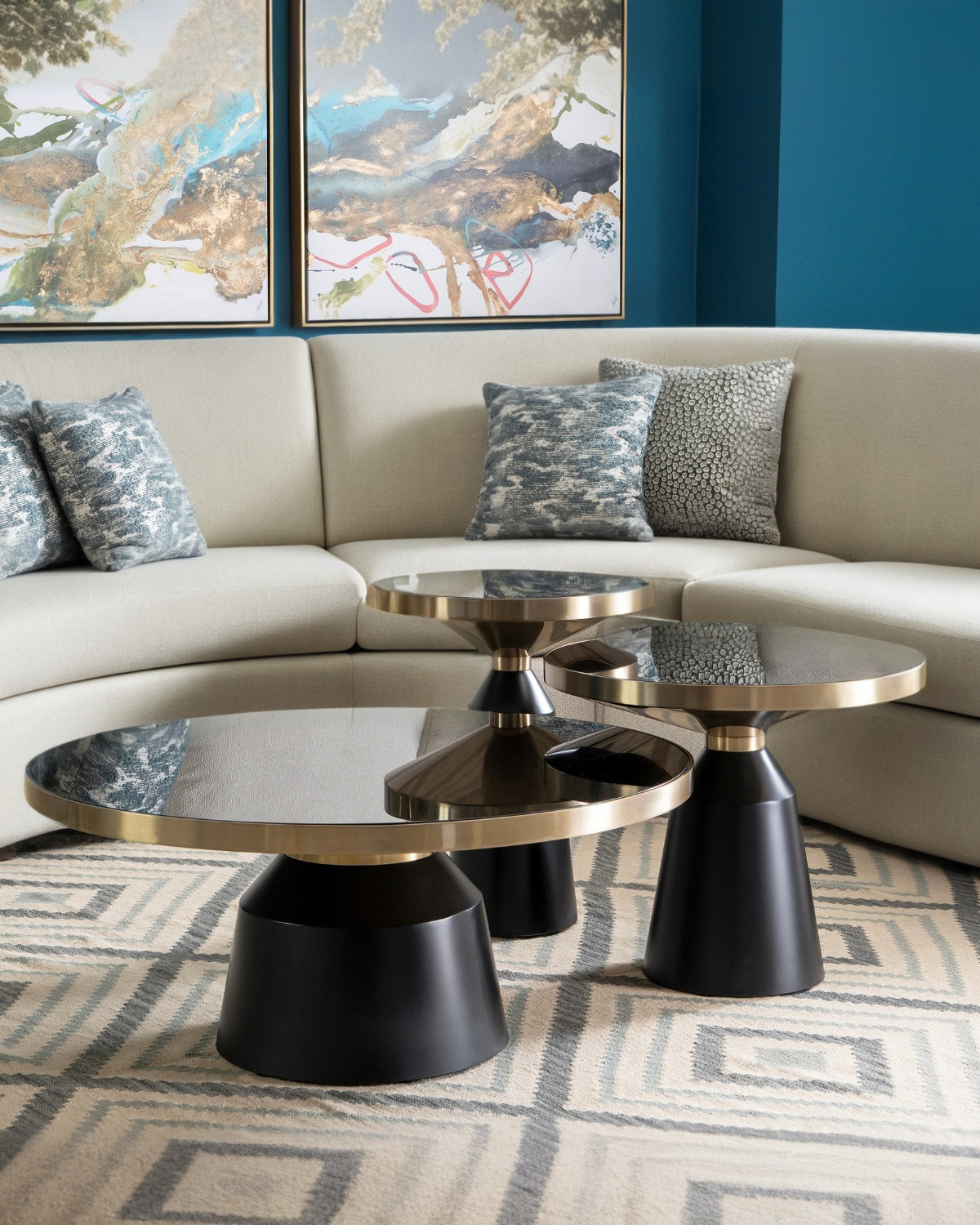 Чёрный журнальный стол Ровена Louvre Home FCT100924RJ