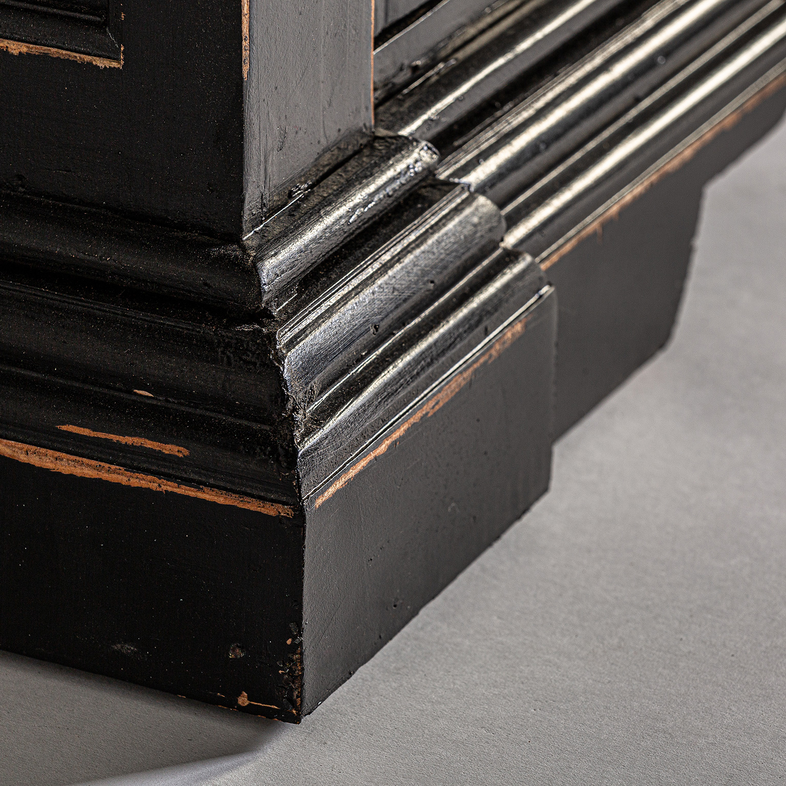 Сервант YPRES Vical