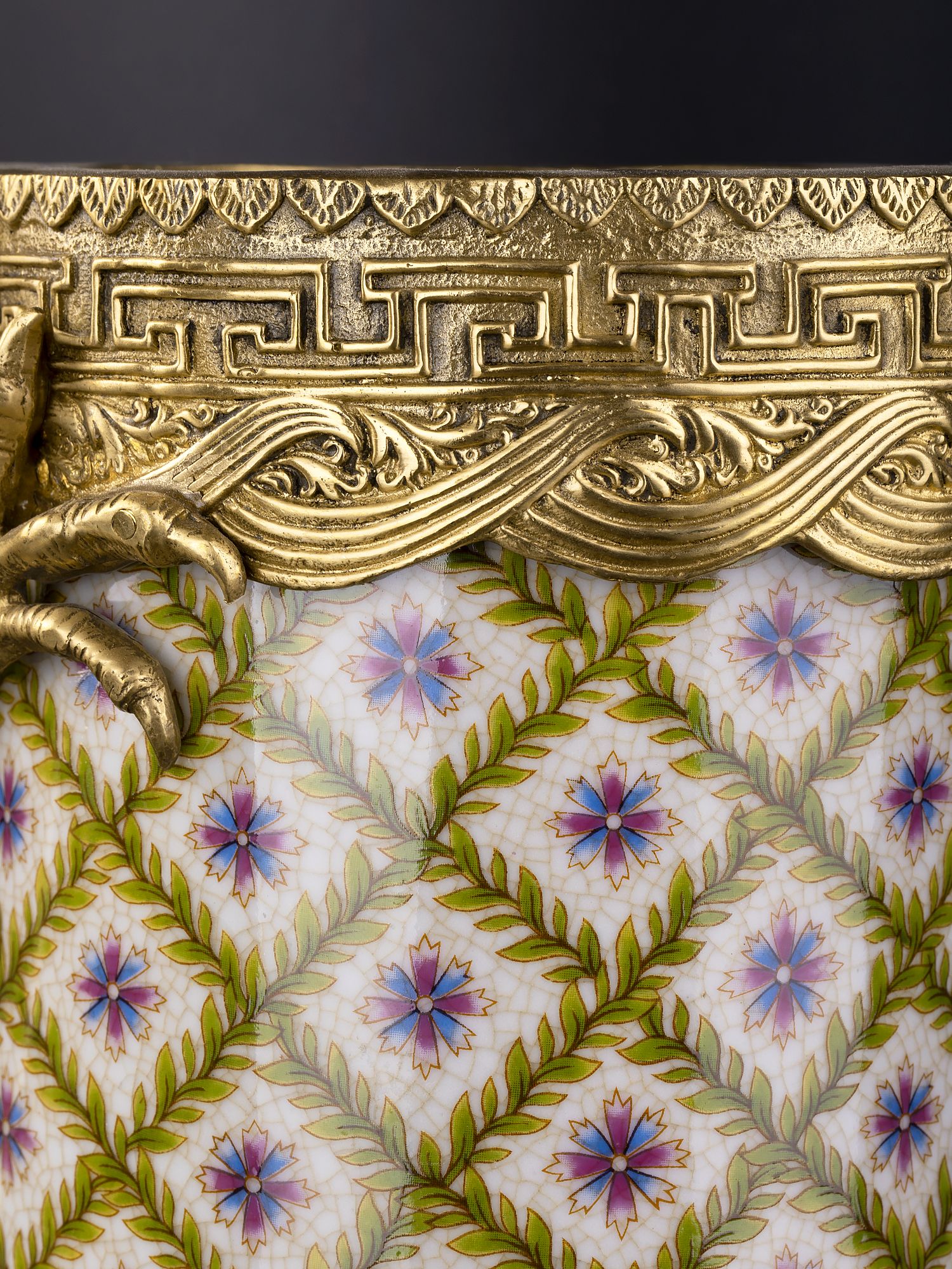 Ваза с ручкой в виде дракона Glasar A1080HC/HX1137