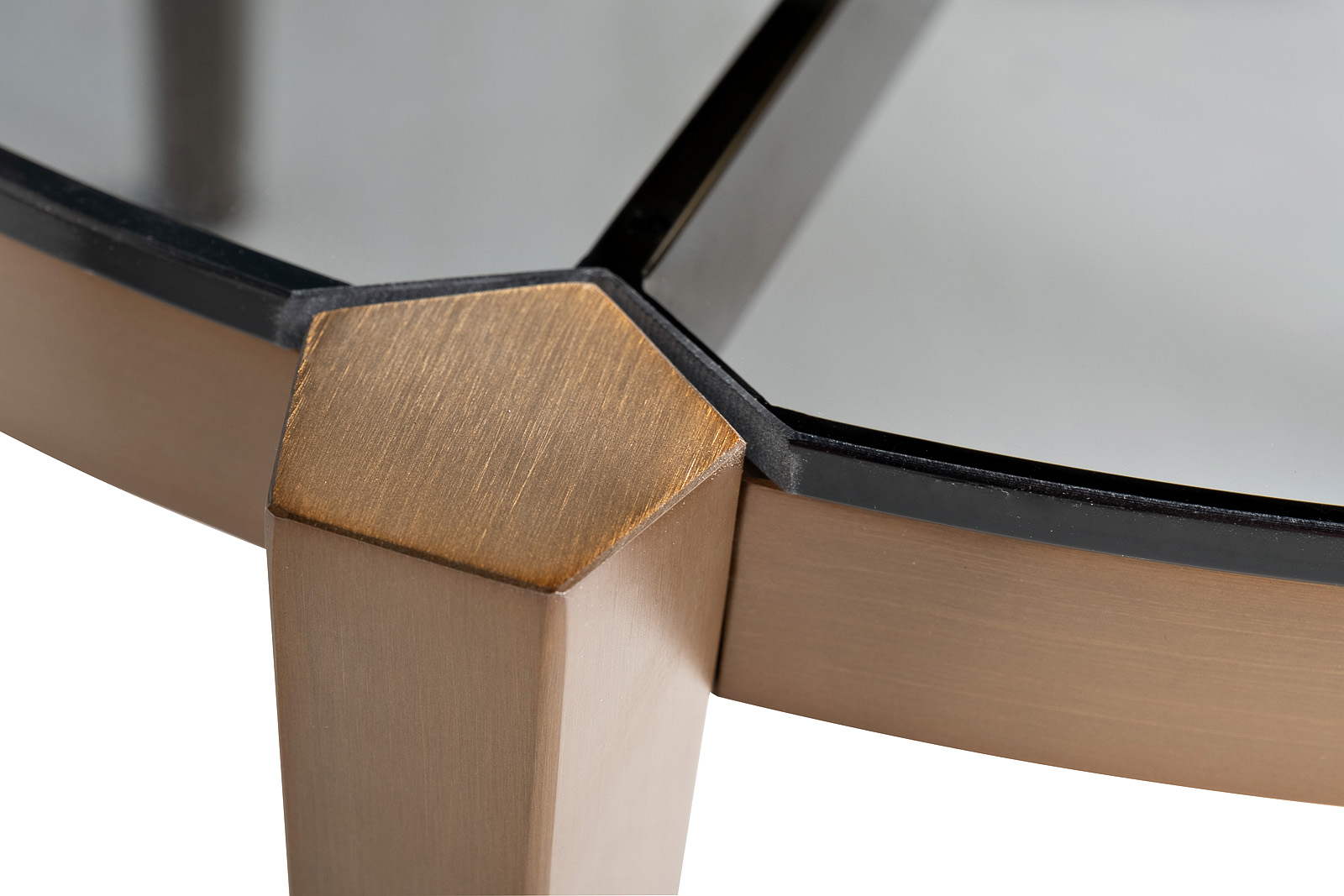 Стол журнальный круглый со стеклом Garda Decor 58DB-25857