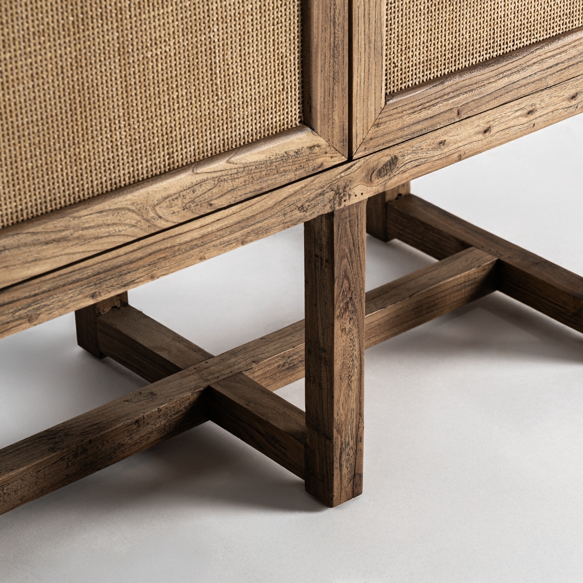 Шкаф в современном стиле Byremo Vical