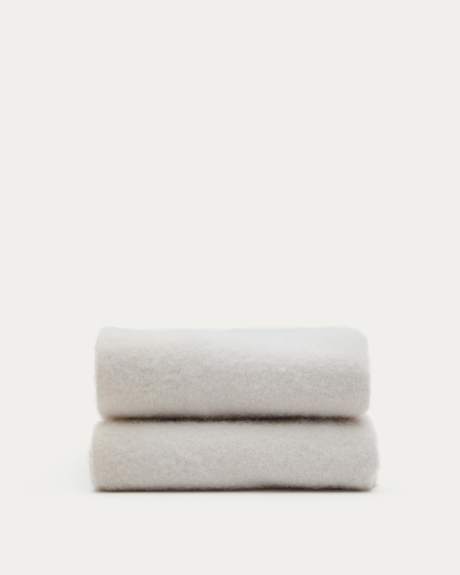 Hura Плед из шерсти цвета экрю с оборками 170 х 130 см La Forma (ex Julia Grup)