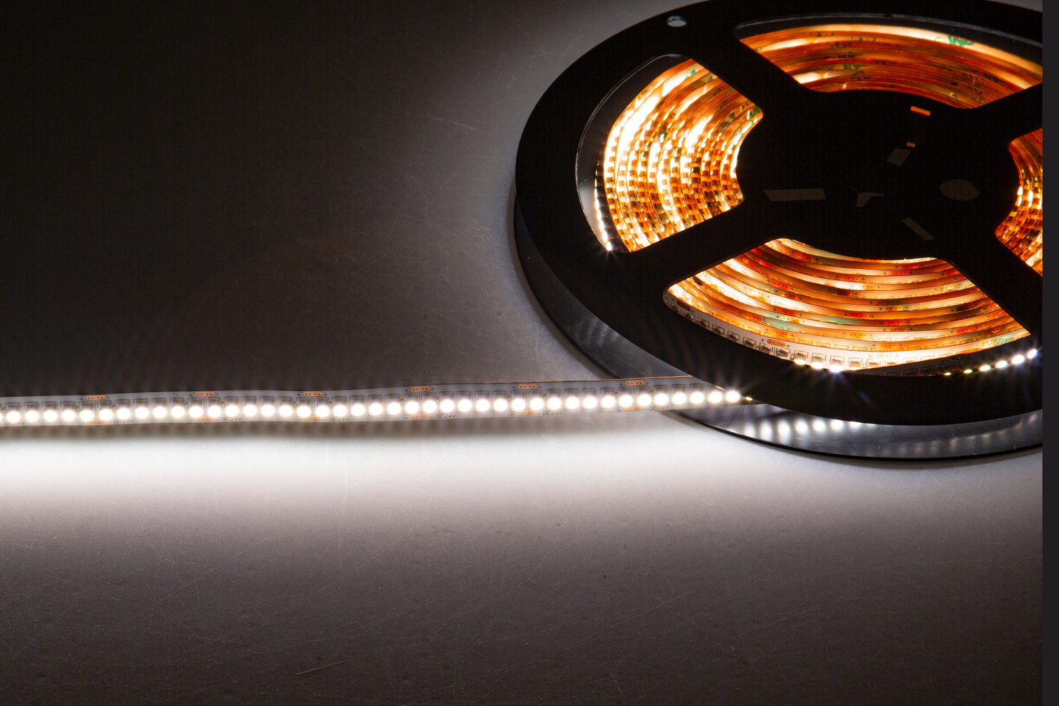 Светодиодная лента Donolux DN18331WWRA95