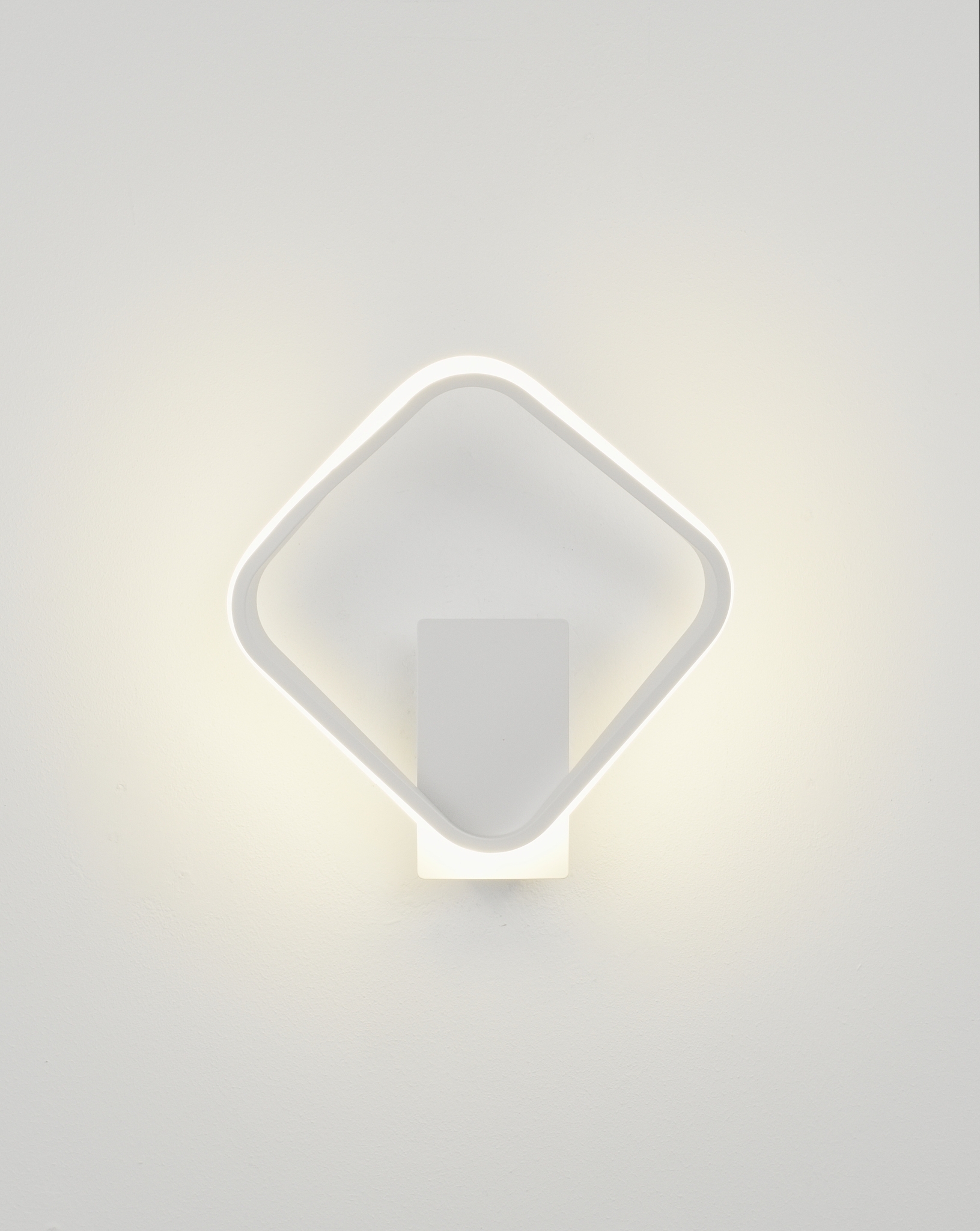 Настенный светильник Moderli V2700-WL Vivienne LED 13W
