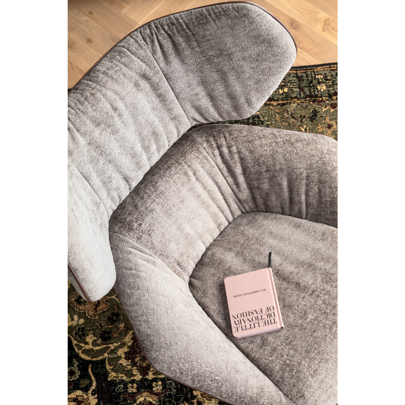 Кресло вращающееся Oval 84725 KARE