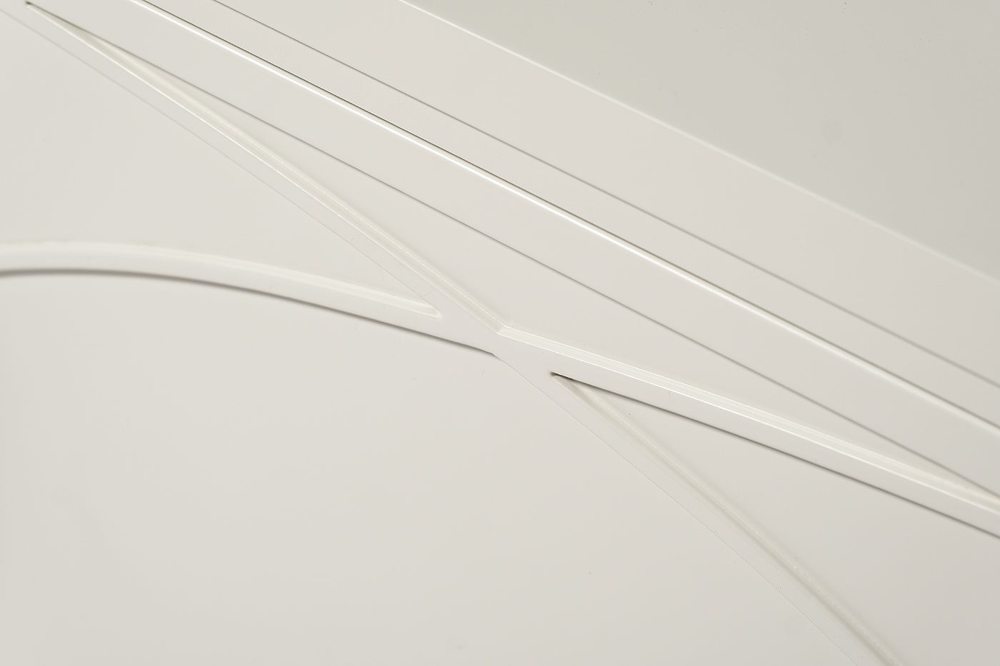 Тумба под телевизор бежевая с дверцами Garda Decor 151SV-00004