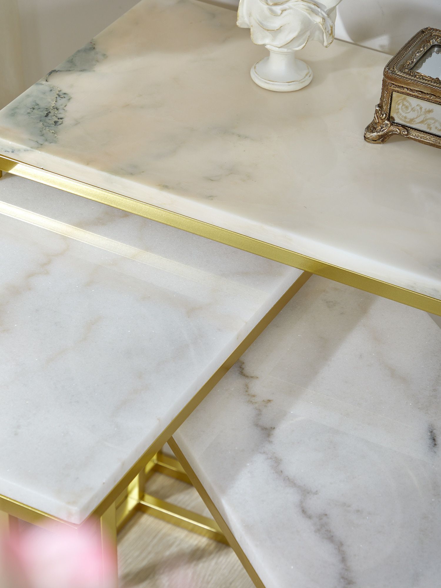 Столики приставные с белым мрамором, набор Glasar 54-024/023/022