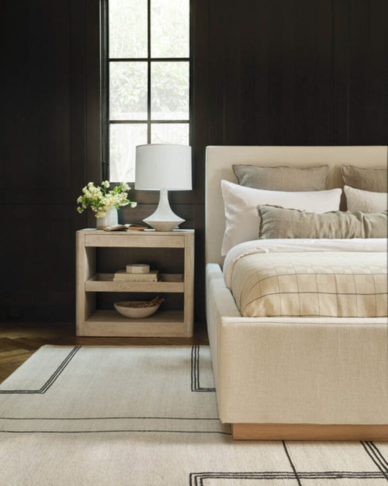 Белая настольная лампа Шейди Louvre Home P0620TA