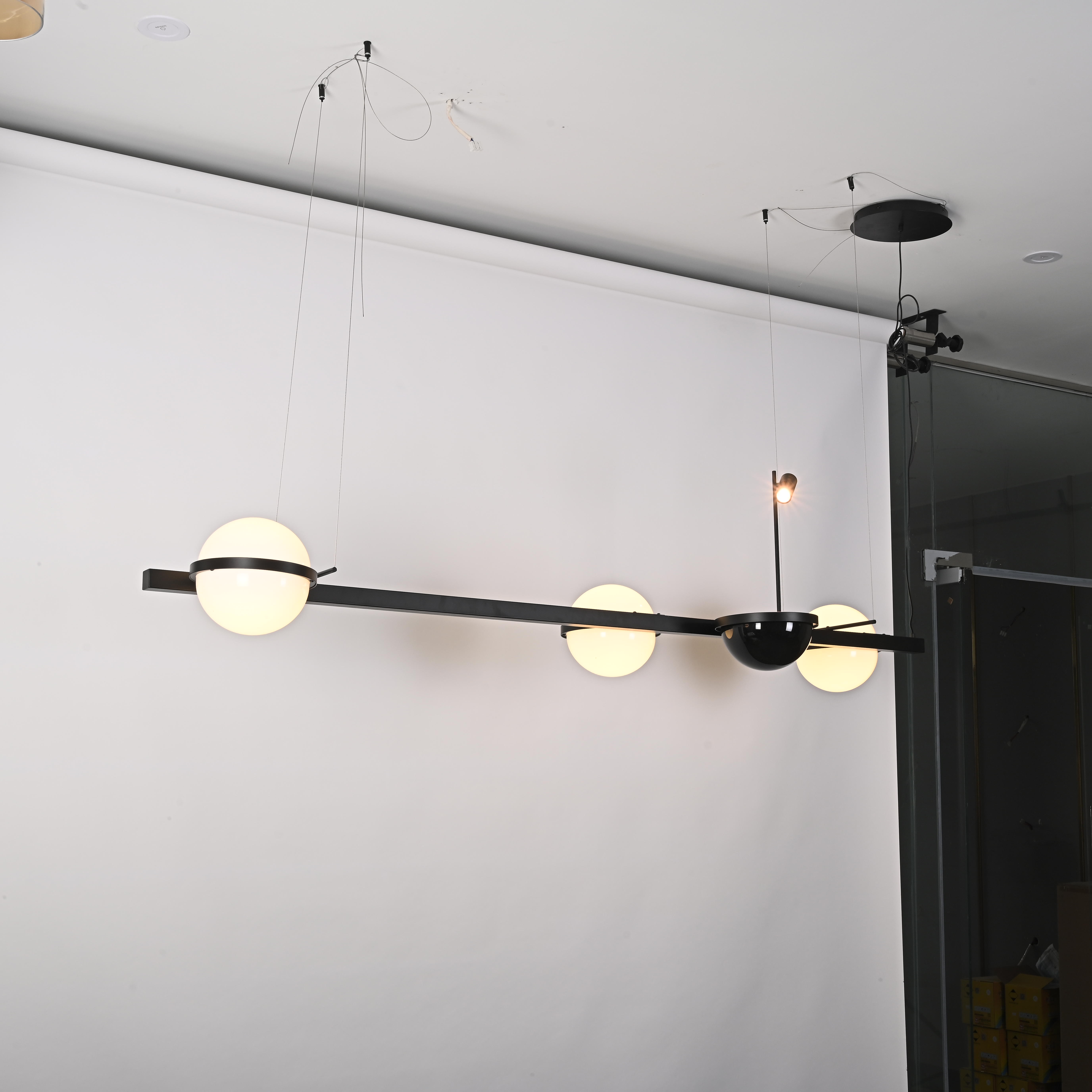 Реечный Подвесной Светильник Palma Wall Lamp 3 Шара + 1 Вазон Горизонтальная By Imperiumloft