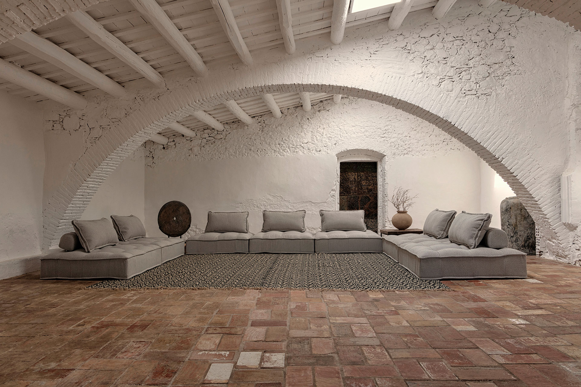 Декоративная фигура 32592 Vical