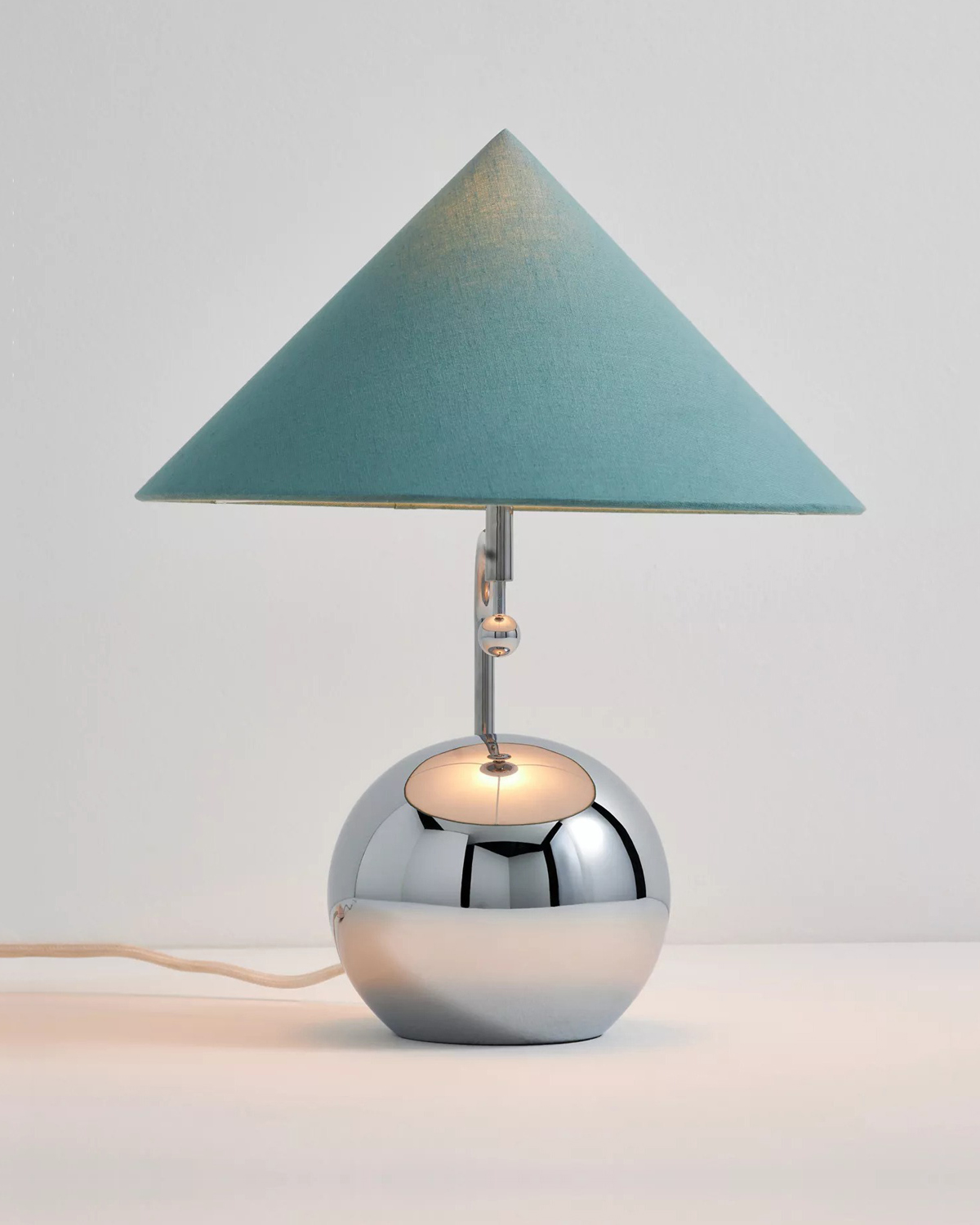 Серебристая лампа Шанталь с мятным конусным абажуром Louvre Home LTL310325XNP