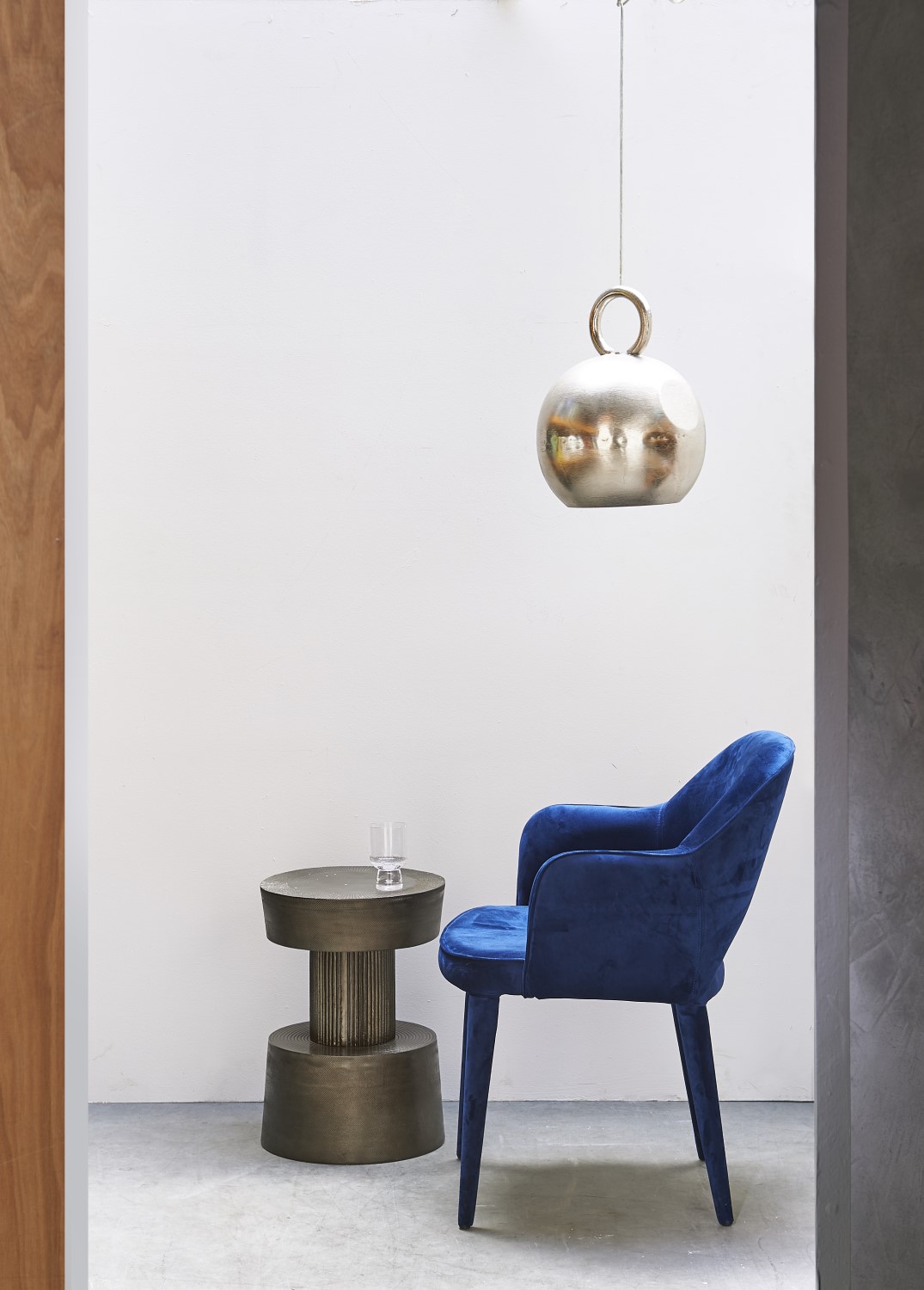 Приставной столик Pols Potten Bolt antique brass