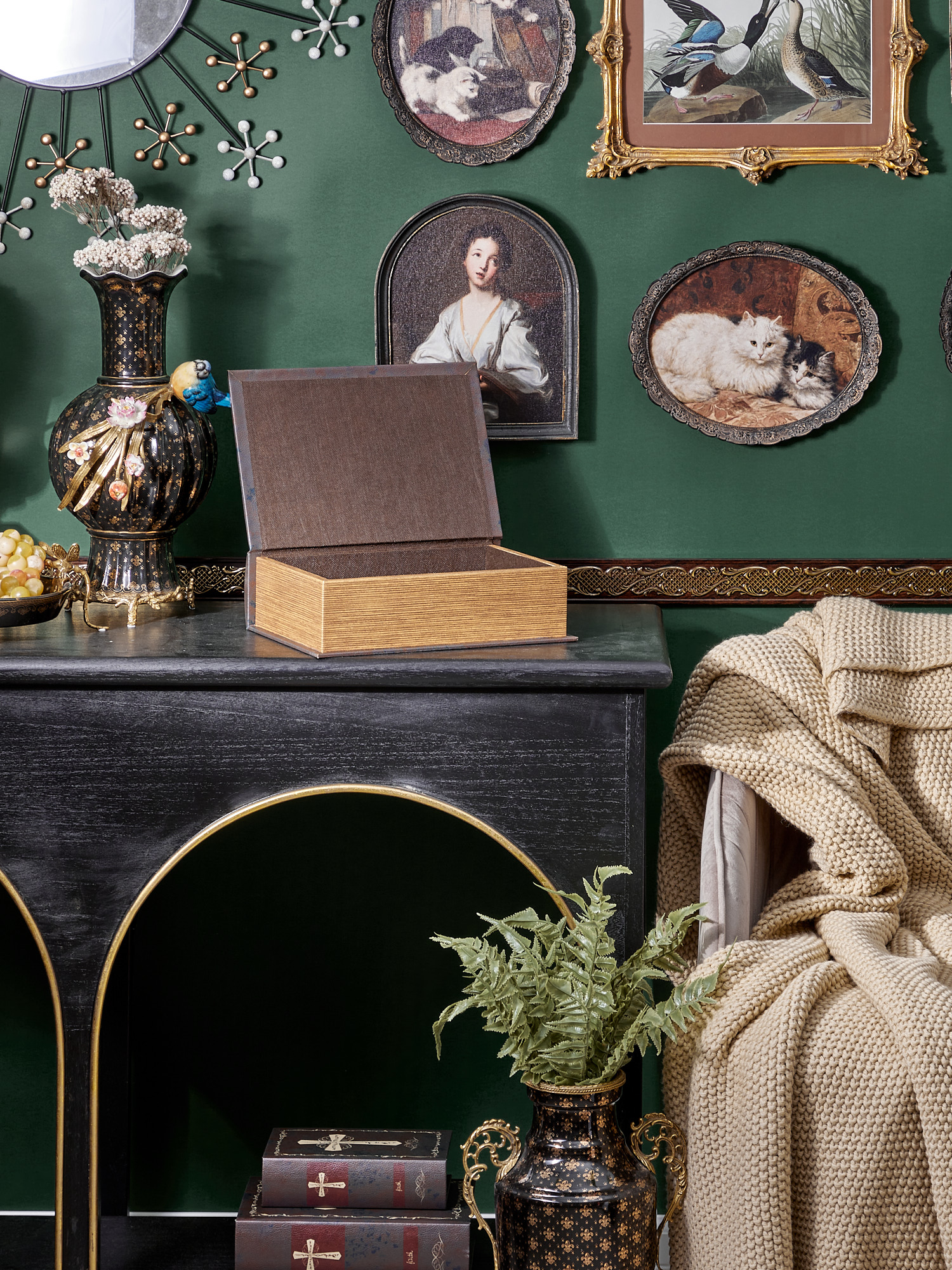 Шкатулка в виде книги Glasar 39-156/1