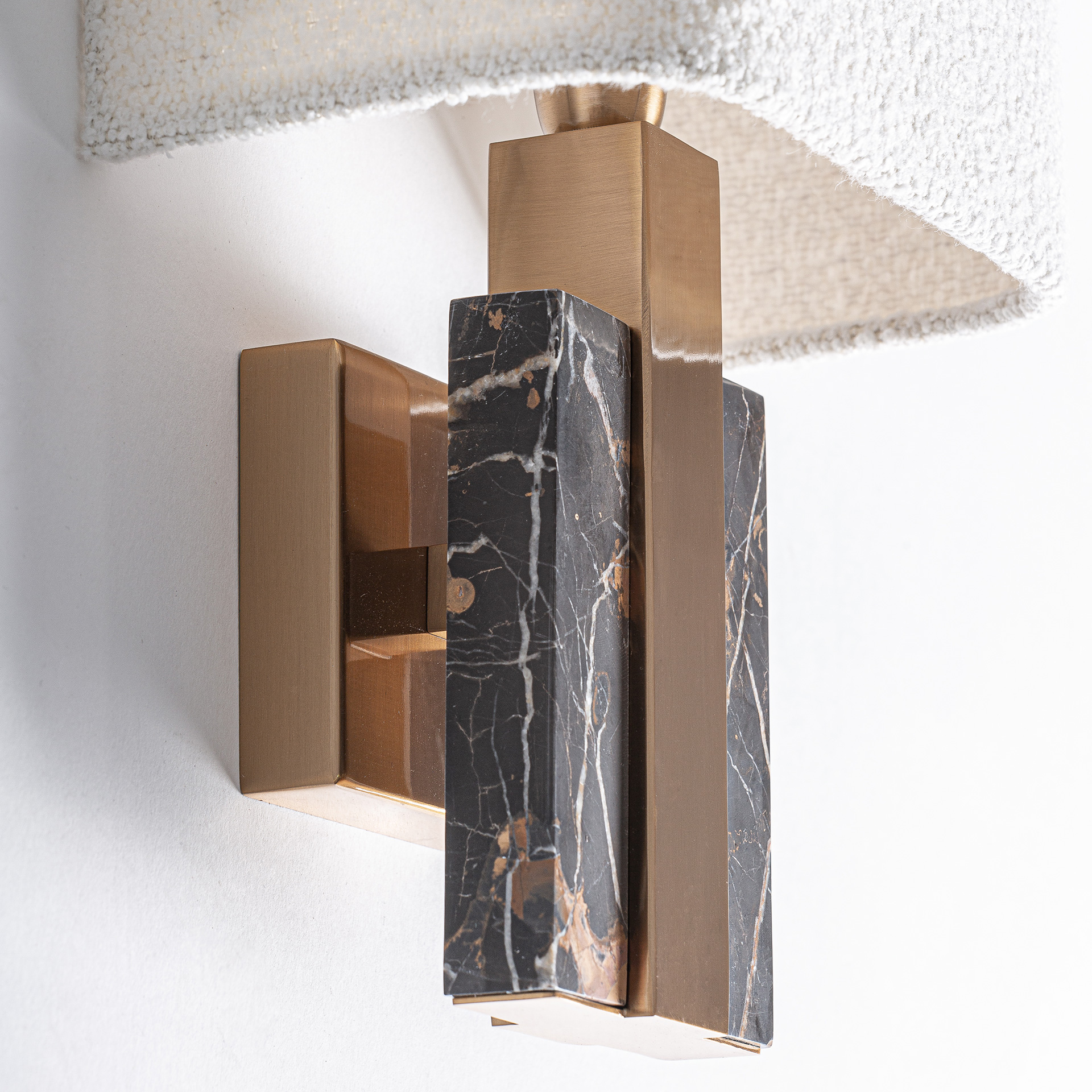 Настенный светильник HELIE Vical