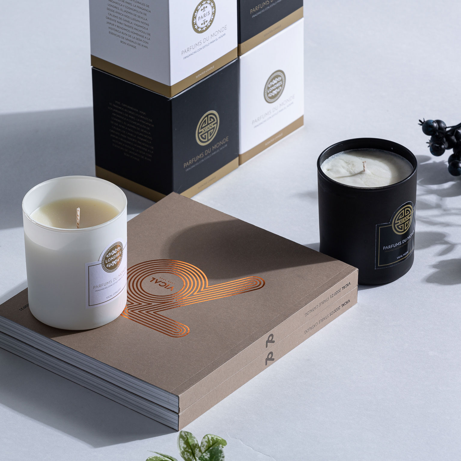 Ароматическая свеча PARIS 500 г Vical