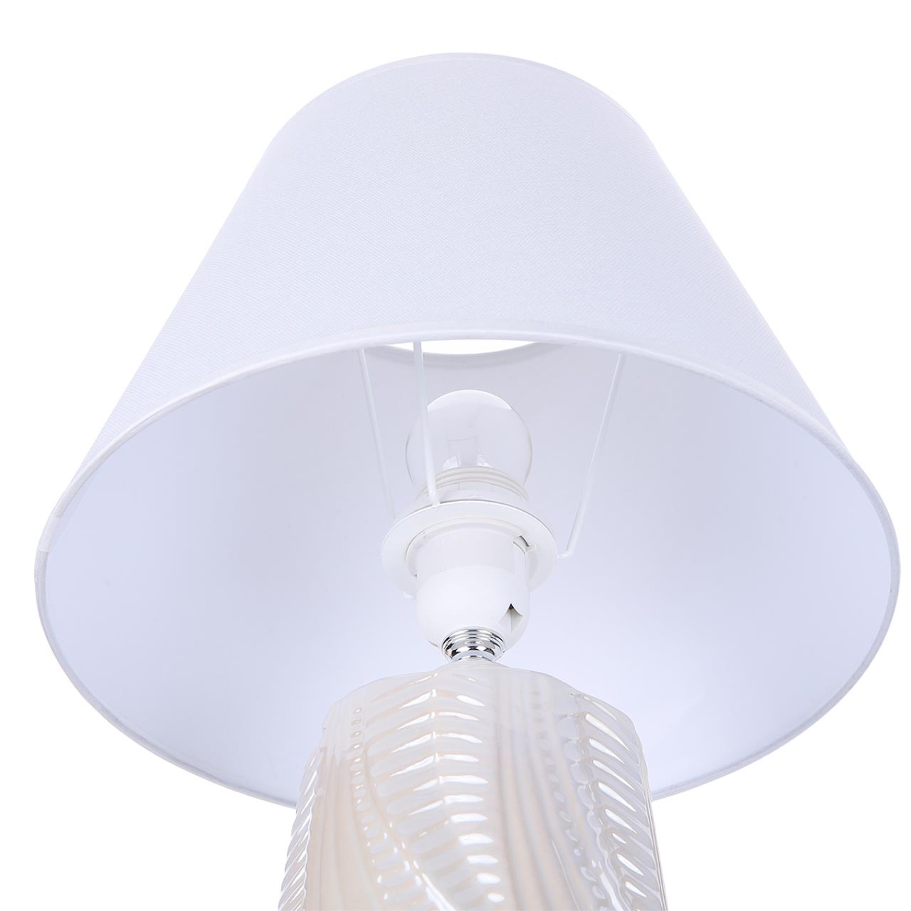 Настольная лампа Lumion 8211/1T