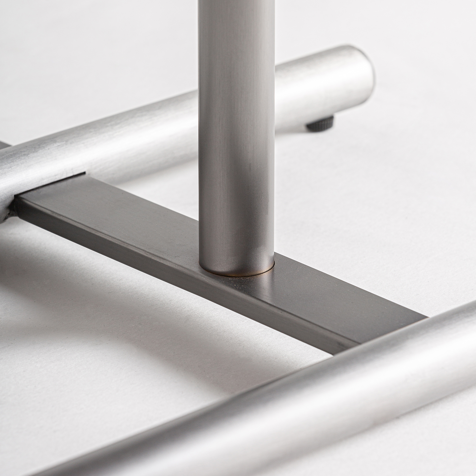 Приставной столик Geisingen коричневый/серебристый Vical