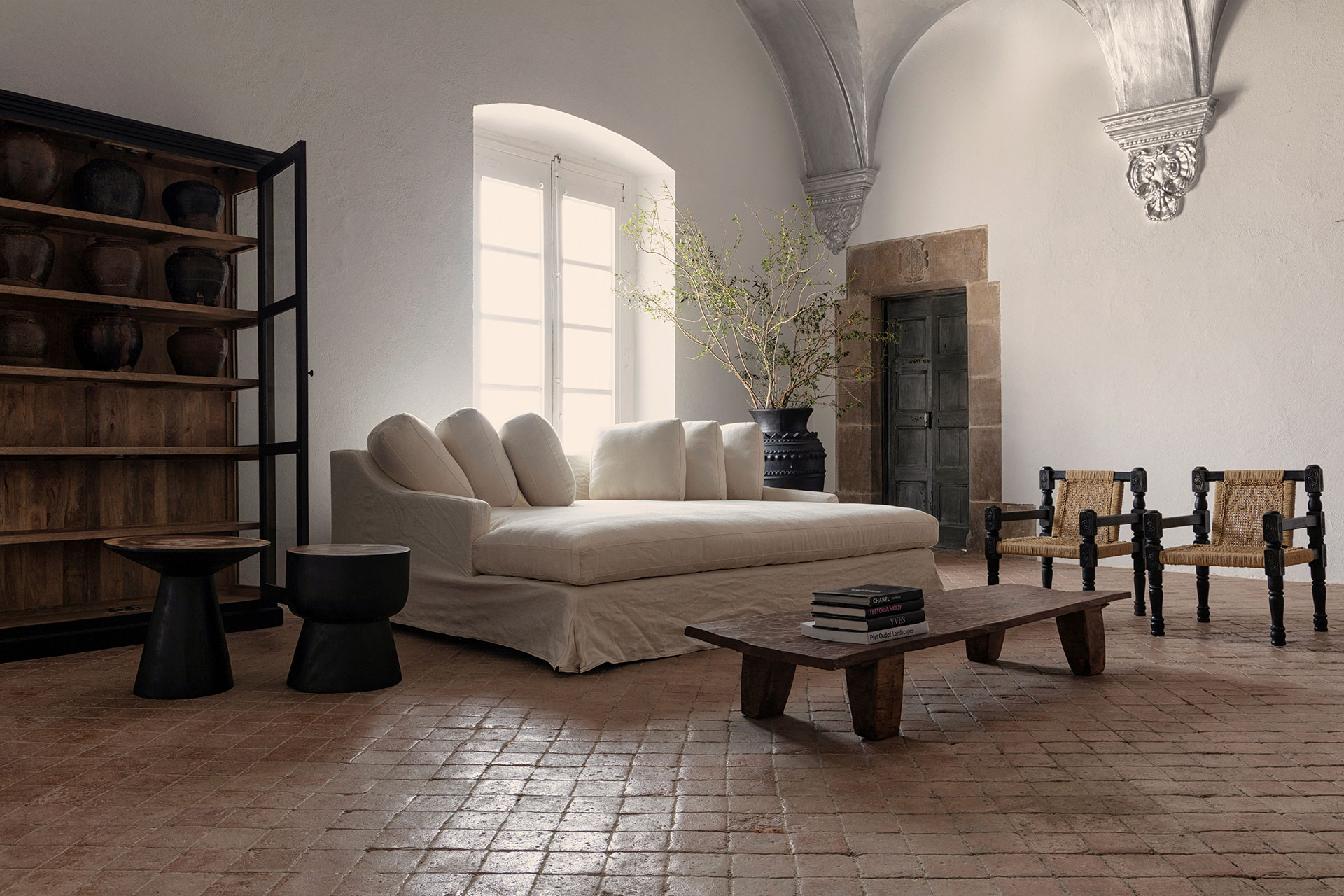 Приставной столик Arusa Vical