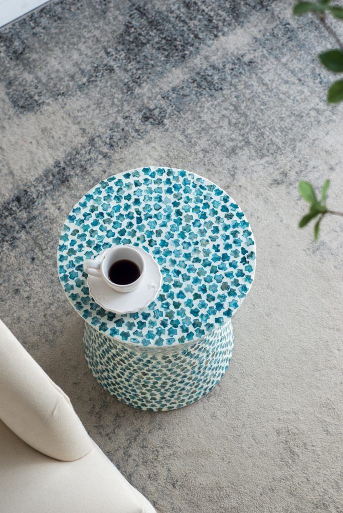 Столик акцентный с отделкой из раковин устриц Glasar 49924