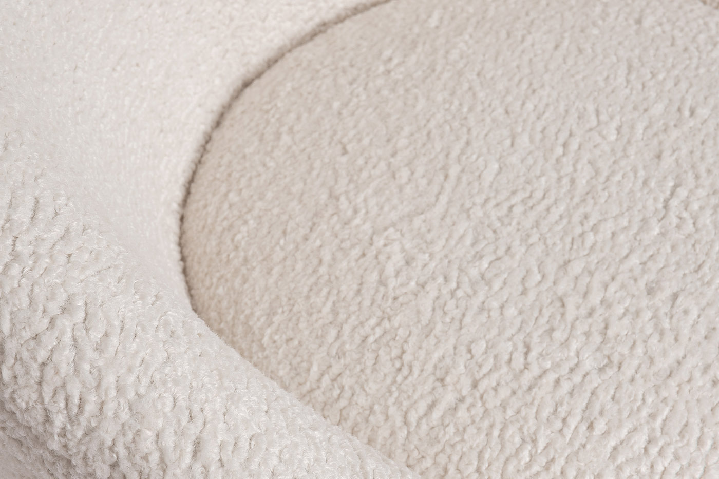 Кресло кремовое искусственный каракуль Garda Decor 48MY-2746 CRE