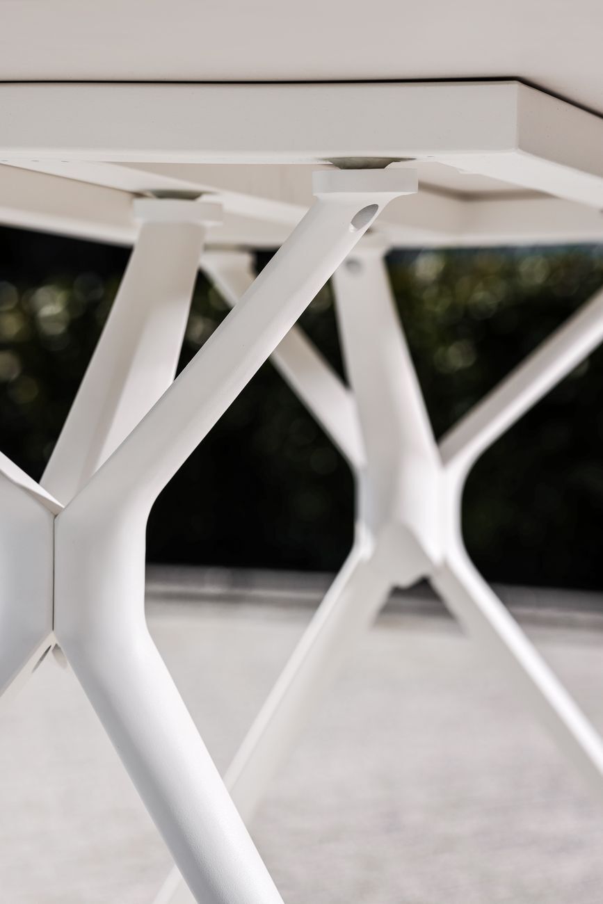 Стол обеденный уличный "Бари" белый Garda Decor 39AR-STOL-302