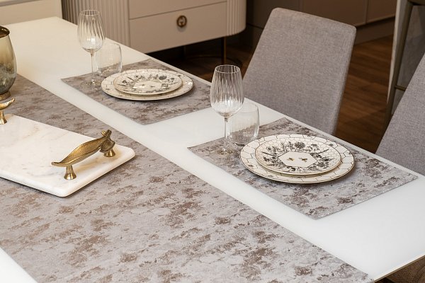 Набор для сервировки стола Mirage Mica дорожка 50х180см и две салфетки 33х45см Garda Decor 121GD-12135