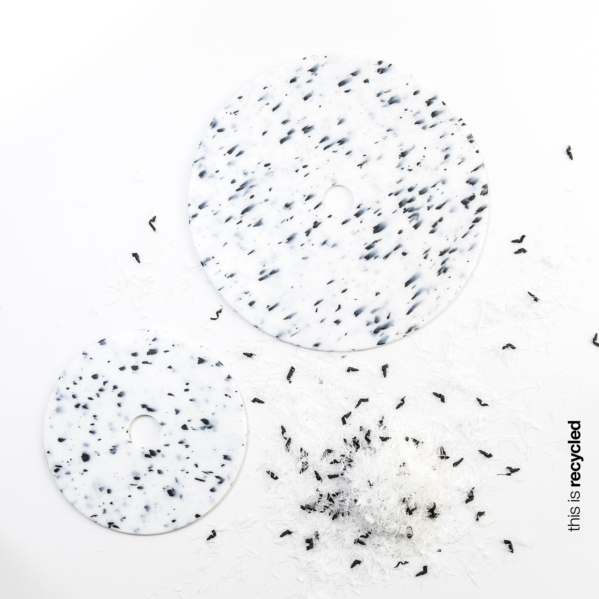 Подвесной светильник Confetti из переработанного пластика мраморный ø45 см Faro