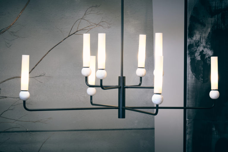 Люстра Delie 8L черный металл - белый мрамор Aromas del Campo