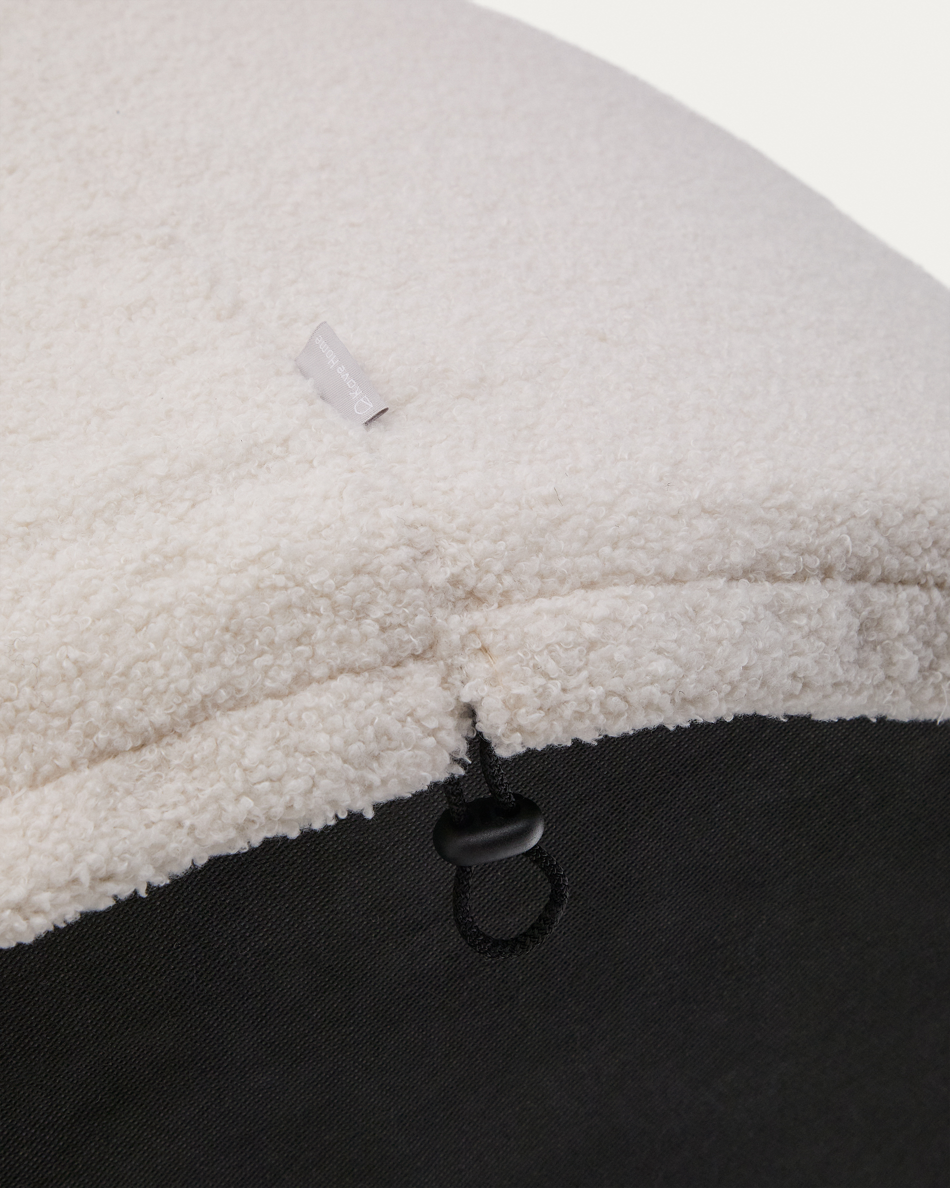 Чехол на пуф Kaeli из экрю букле Ø 120 см La Forma (ex Julia Grup)