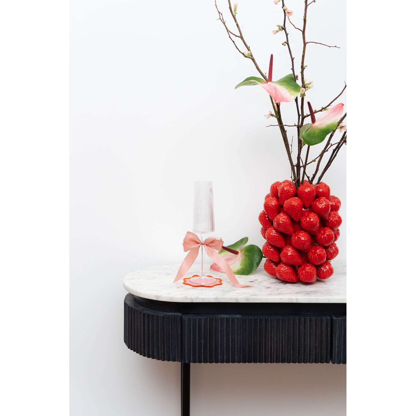 Ваза Strawberries Red 24cm KARE 56564