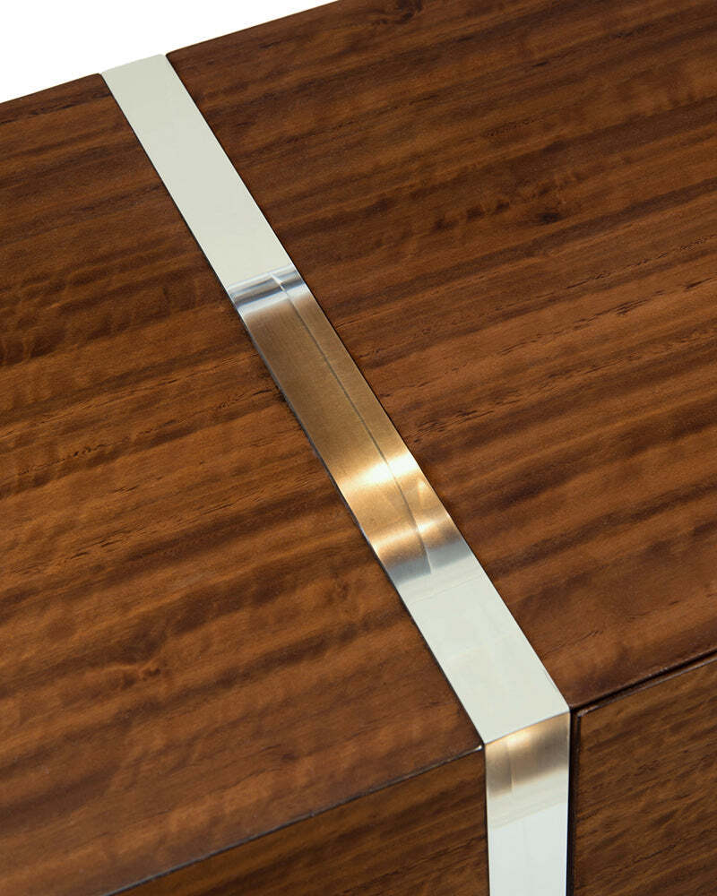 Консоль в современном стиле Хичкок Louvre Home Hitchcock